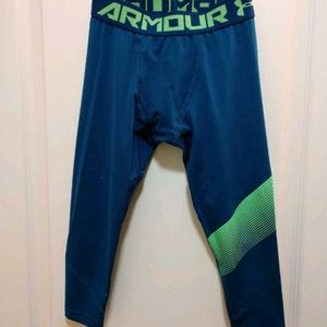 New.. under armour driwear 3/4 leggings